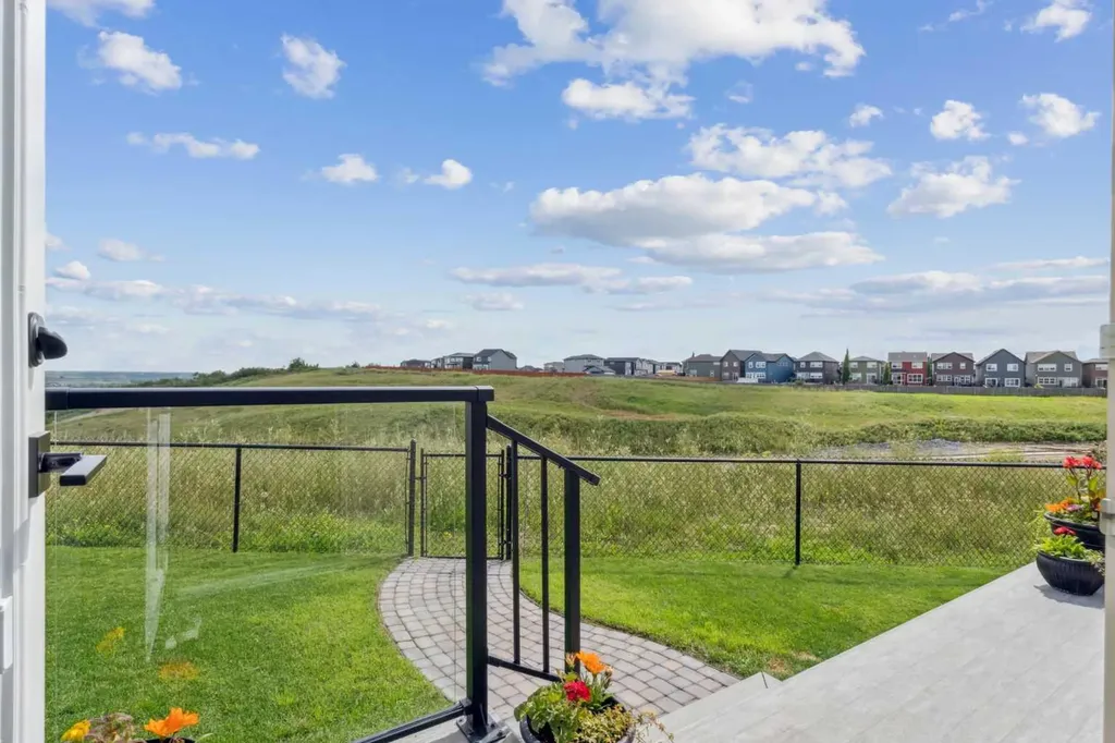 64 Walcrest View SE Calgary AB T2X 4G3