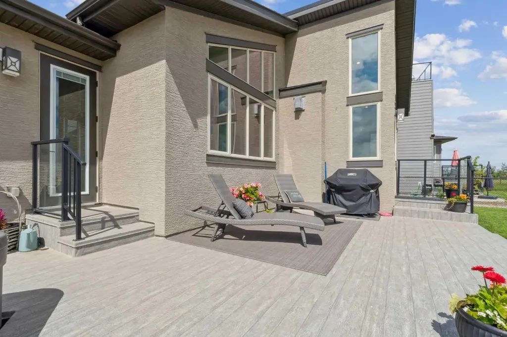 64 Walcrest View SE Calgary AB T2X 4G3