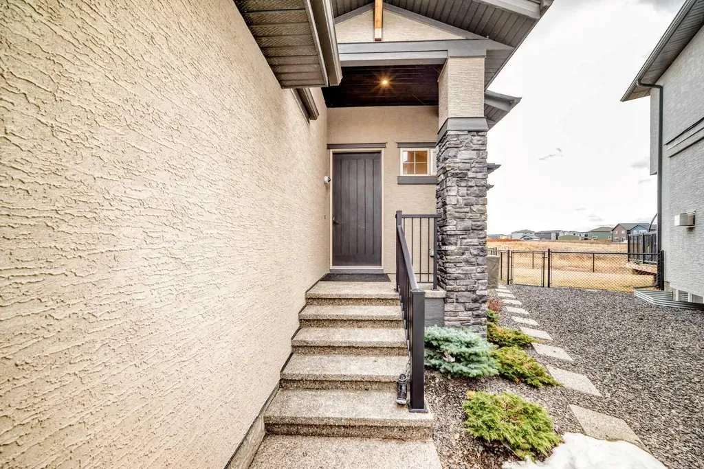 64 Walcrest View SE Calgary AB T2X 4G3