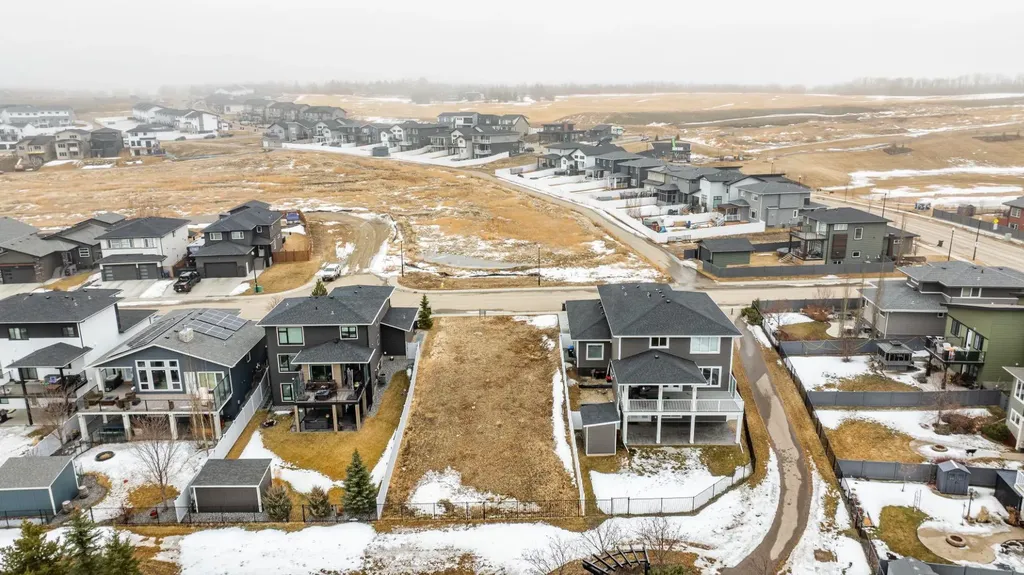 73 Valli Close Sylvan Lake AB T4S 0P2