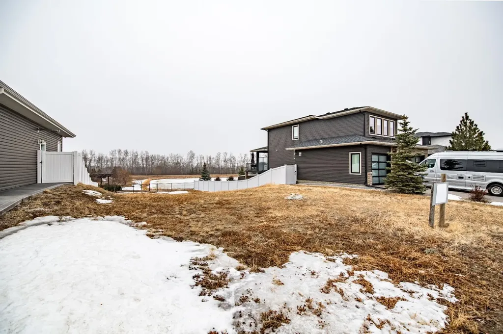 73 Valli Close Sylvan Lake AB T4S 0P2