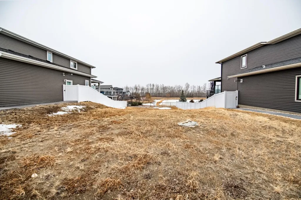 73 Valli Close Sylvan Lake AB T4S 0P2
