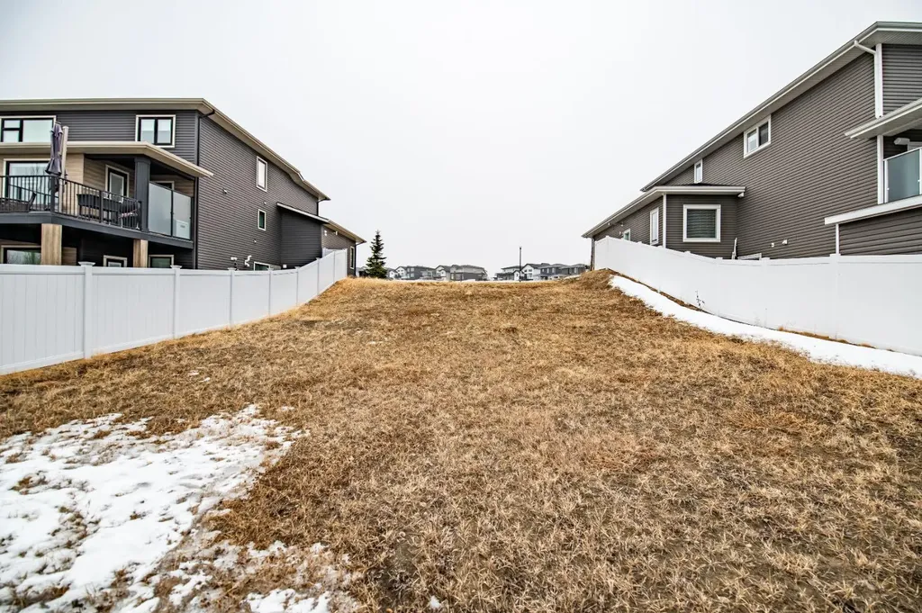 73 Valli Close Sylvan Lake AB T4S 0P2