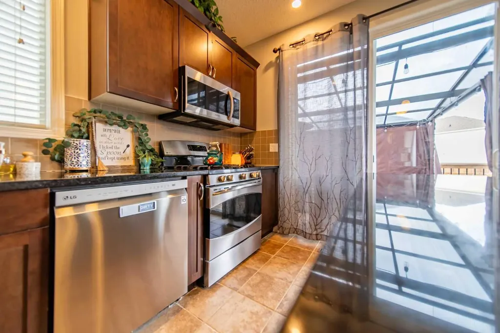 322 Windridge View SW Airdrie AB T4B 3R9