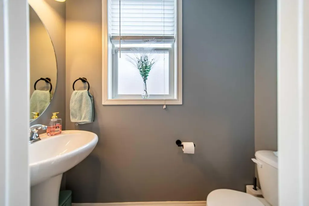322 Windridge View SW Airdrie AB T4B 3R9