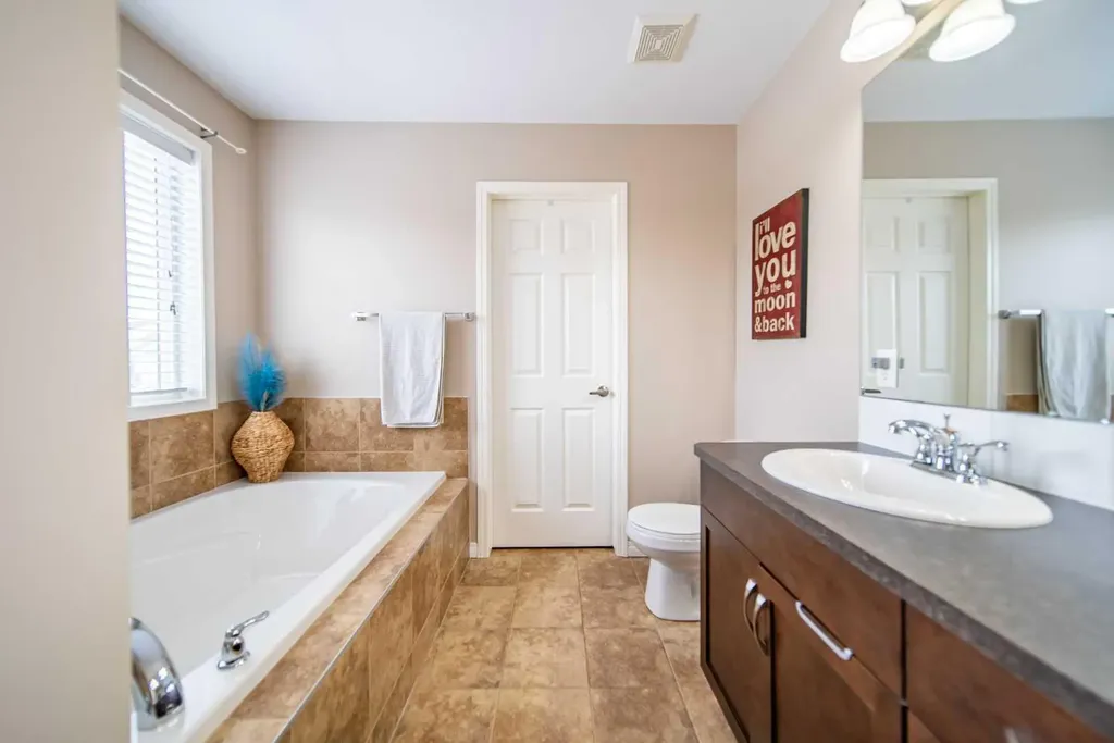 322 Windridge View SW Airdrie AB T4B 3R9