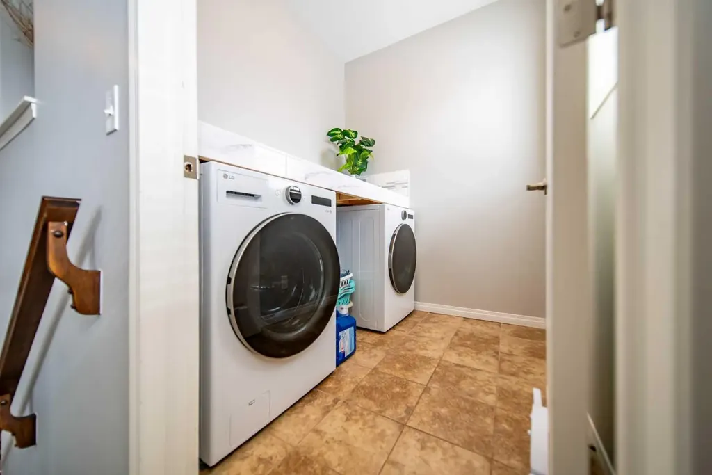 322 Windridge View SW Airdrie AB T4B 3R9