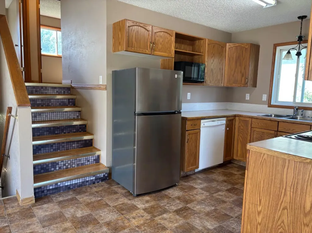 506 Columbia Boulevard W Lethbridge AB t1k 6t2