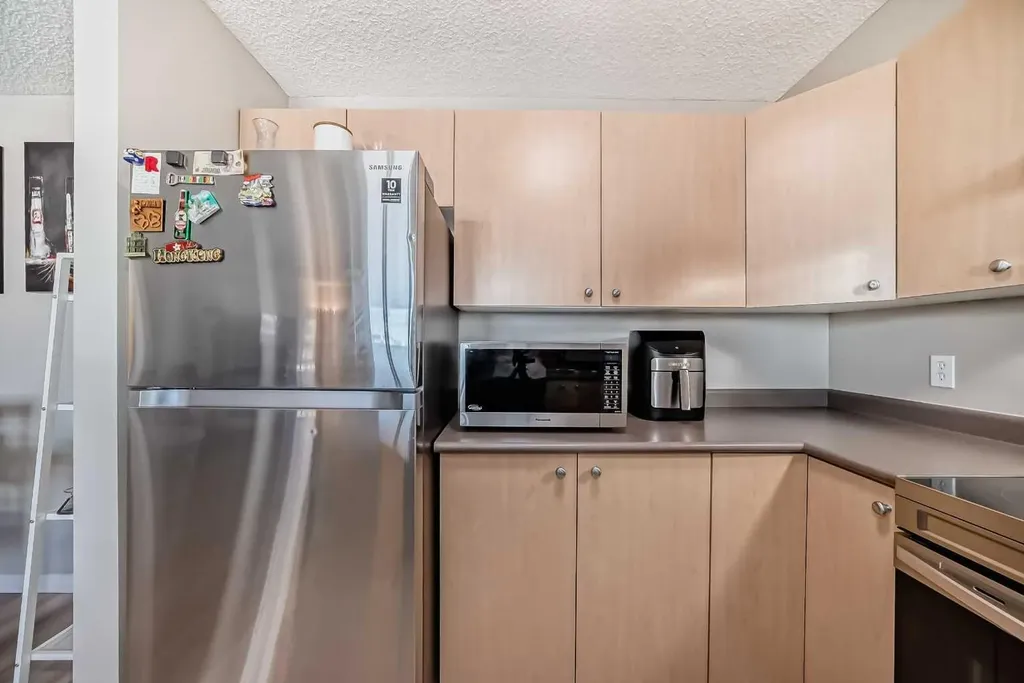 304 Mackenzie Way SW Airdrie AB T4B 3H6