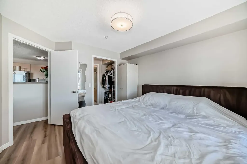 304 Mackenzie Way SW Airdrie AB T4B 3H6