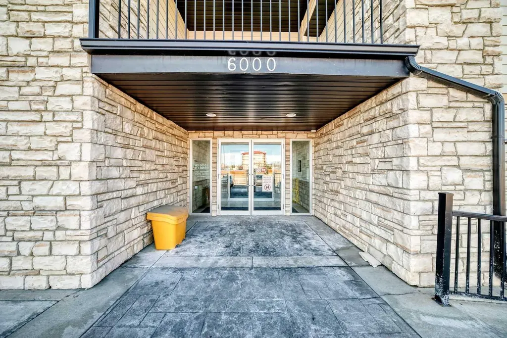 304 Mackenzie Way SW Airdrie AB T4B 3H6