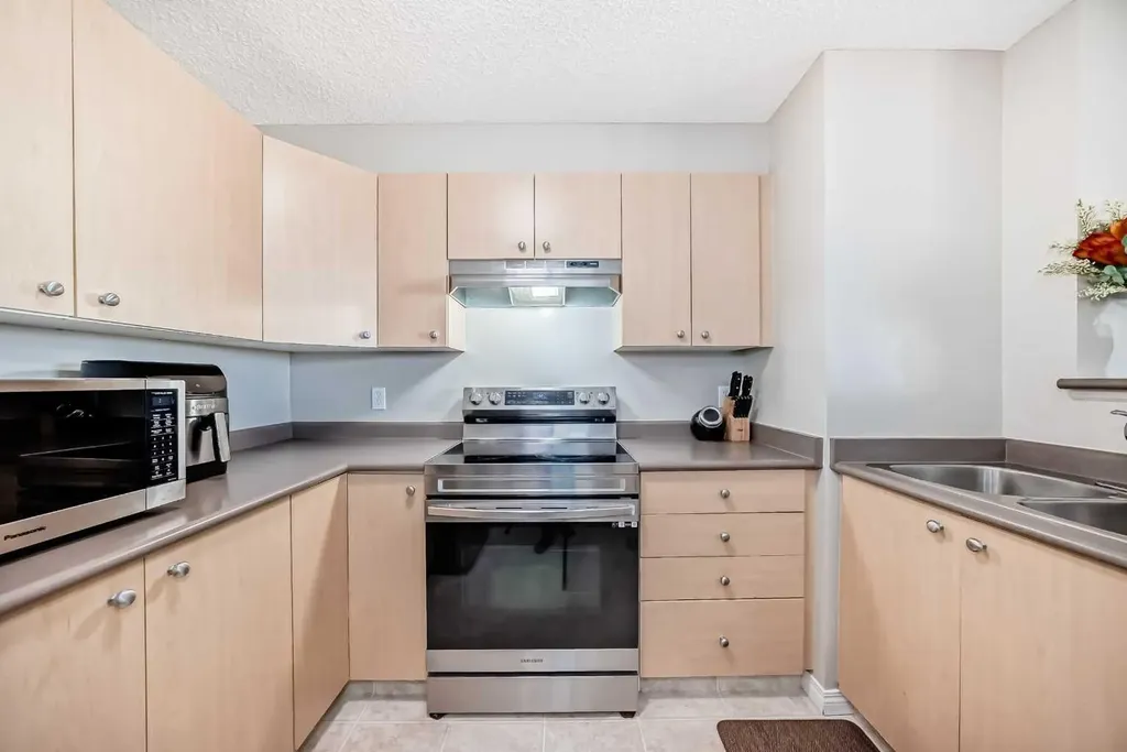 304 Mackenzie Way SW Airdrie AB T4B 3H6