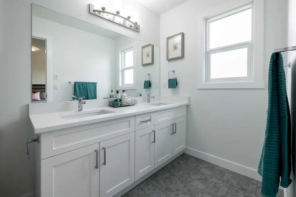 300 Edgefield Close Strathmore AB T1P 2H9