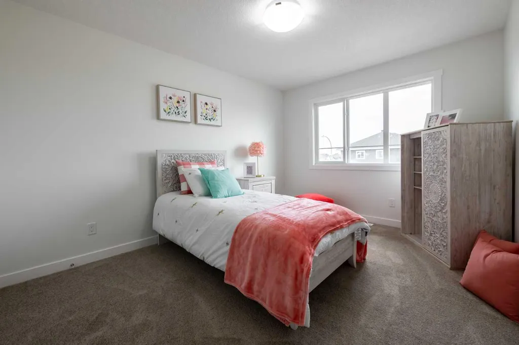 300 Edgefield Close Strathmore AB T1P 2H9