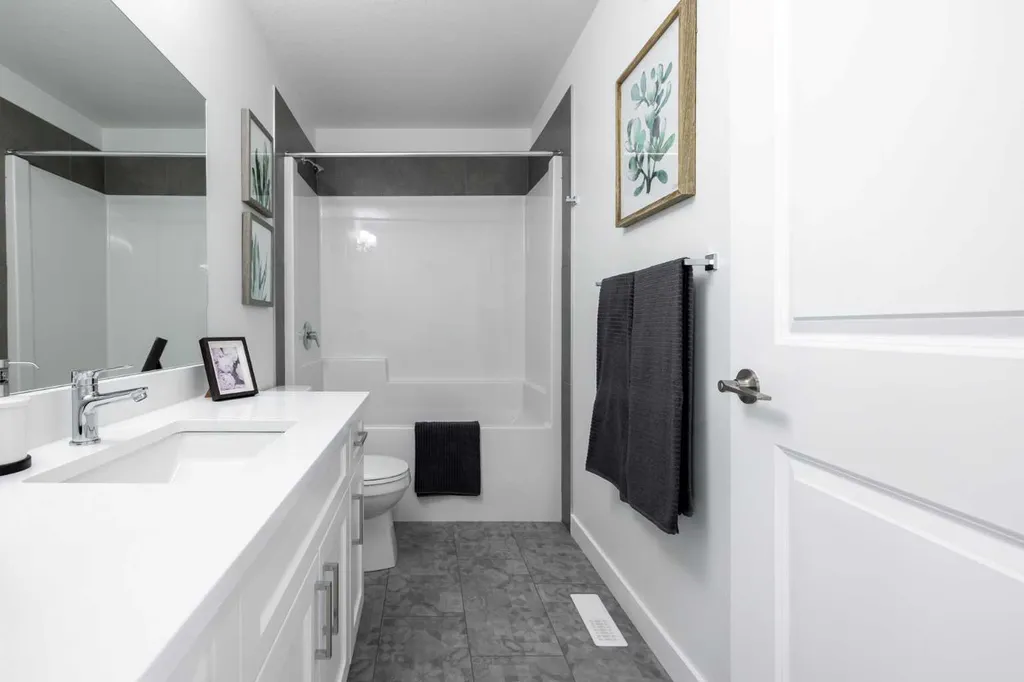 300 Edgefield Close Strathmore AB T1P 2H9