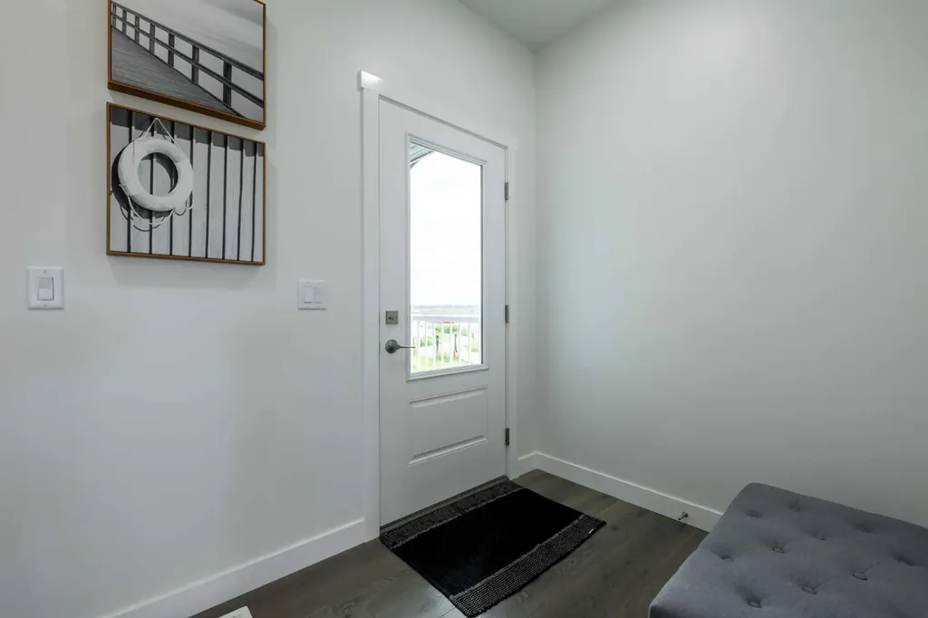300 Edgefield Close Strathmore AB T1P 2H9