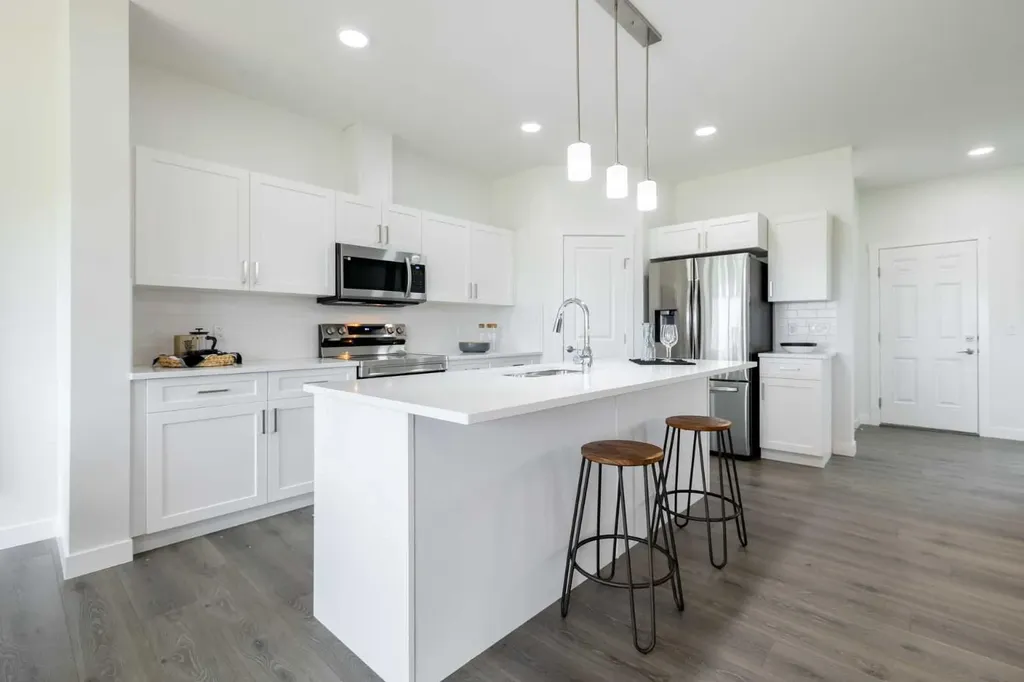 300 Edgefield Close Strathmore AB T1P 2H9