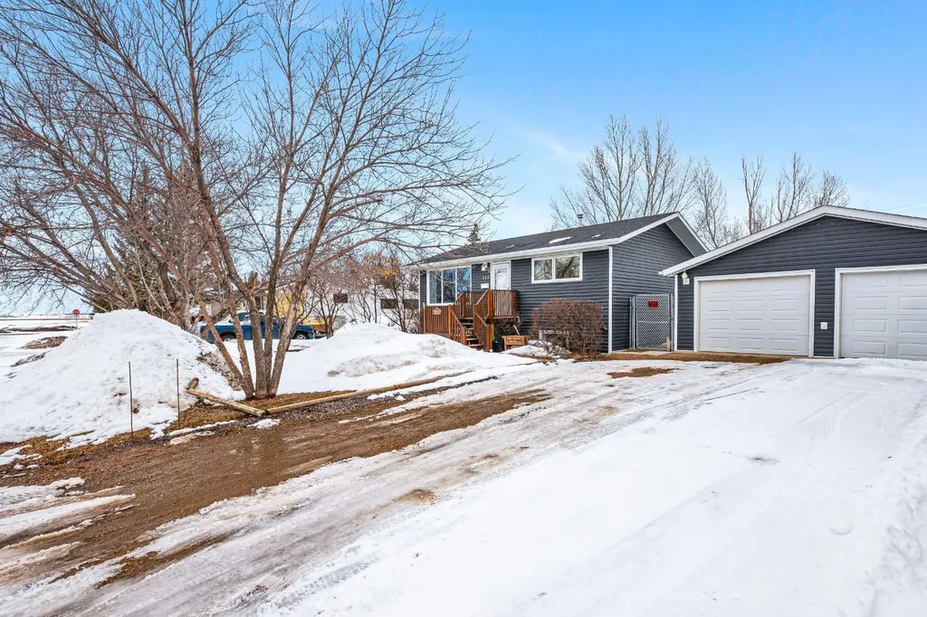 213 3 Street W Lashburn SK S0M 1H0