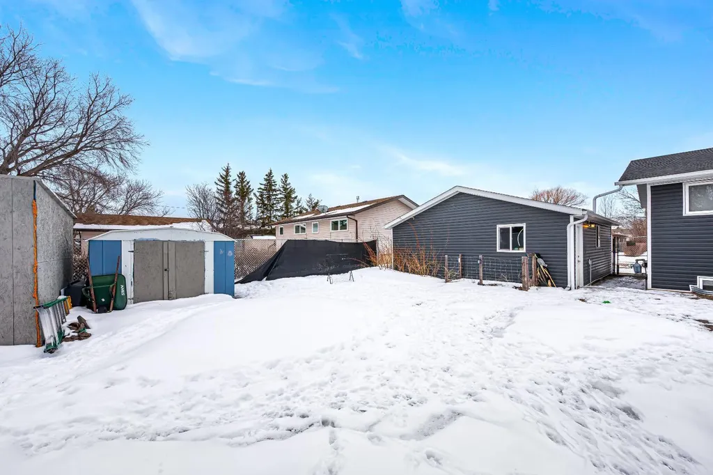 213 3 Street W Lashburn SK S0M 1H0