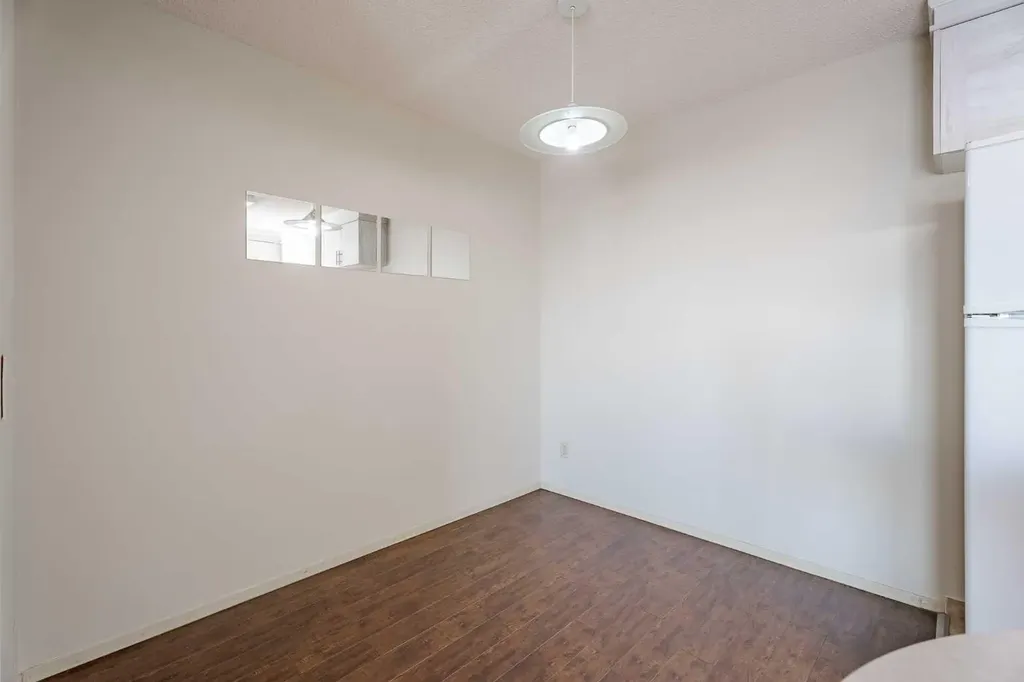 1234 Edenwold Heights NW Calgary AB T3A 3T5
