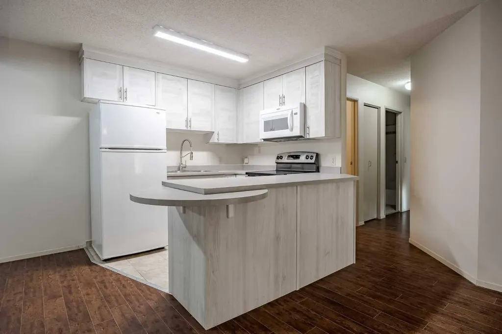 1234 Edenwold Heights NW Calgary AB T3A 3T5