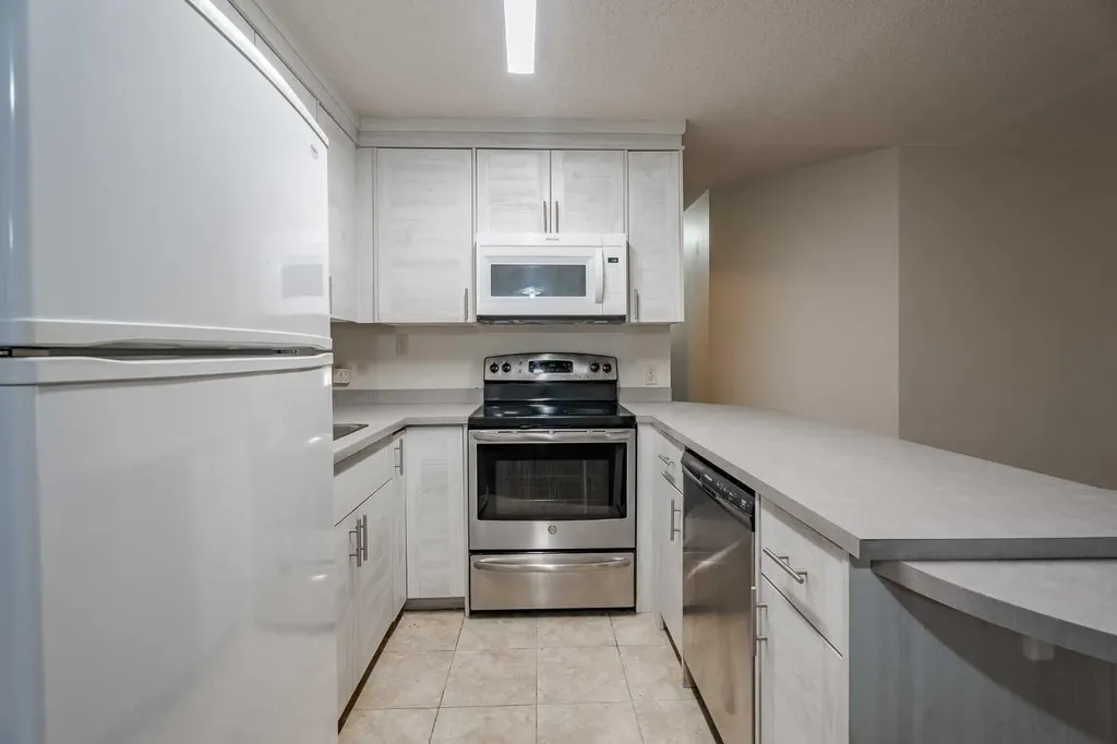 1234 Edenwold Heights NW Calgary AB T3A 3T5
