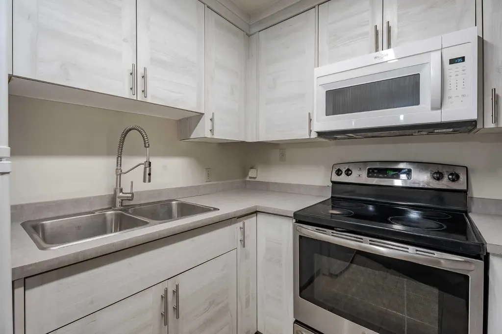1234 Edenwold Heights NW Calgary AB T3A 3T5