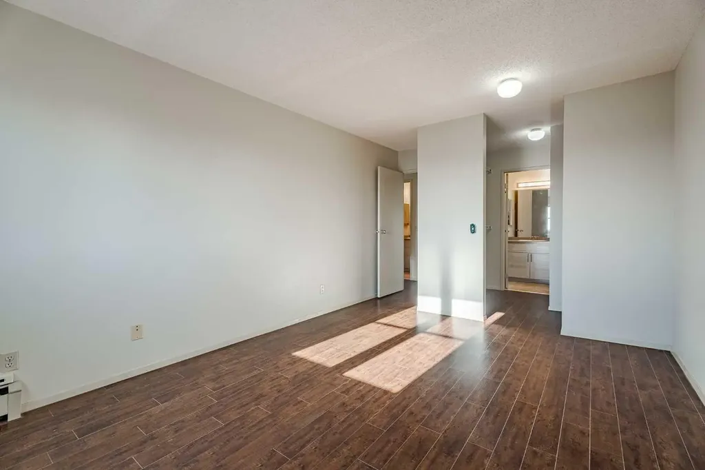 1234 Edenwold Heights NW Calgary AB T3A 3T5