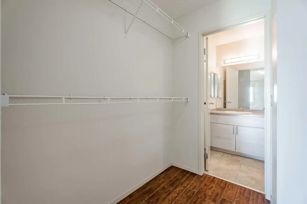 1234 Edenwold Heights NW Calgary AB T3A 3T5