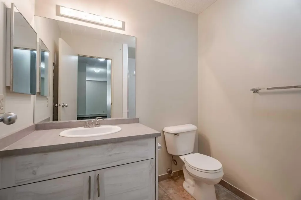 1234 Edenwold Heights NW Calgary AB T3A 3T5