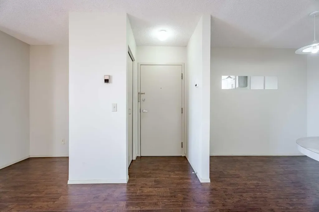 1234 Edenwold Heights NW Calgary AB T3A 3T5