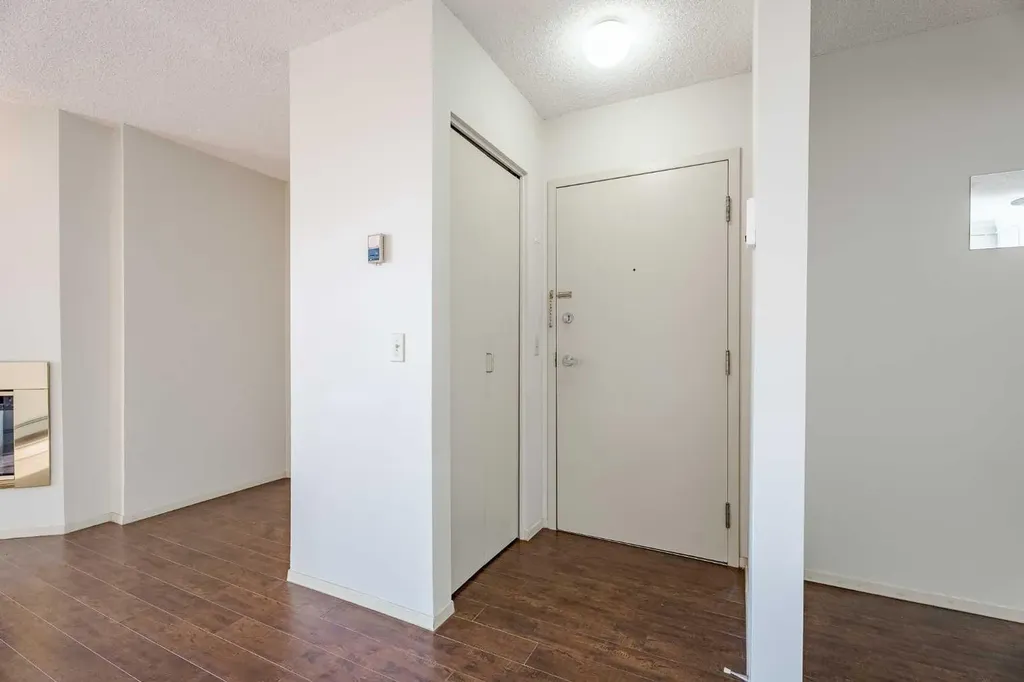 1234 Edenwold Heights NW Calgary AB T3A 3T5
