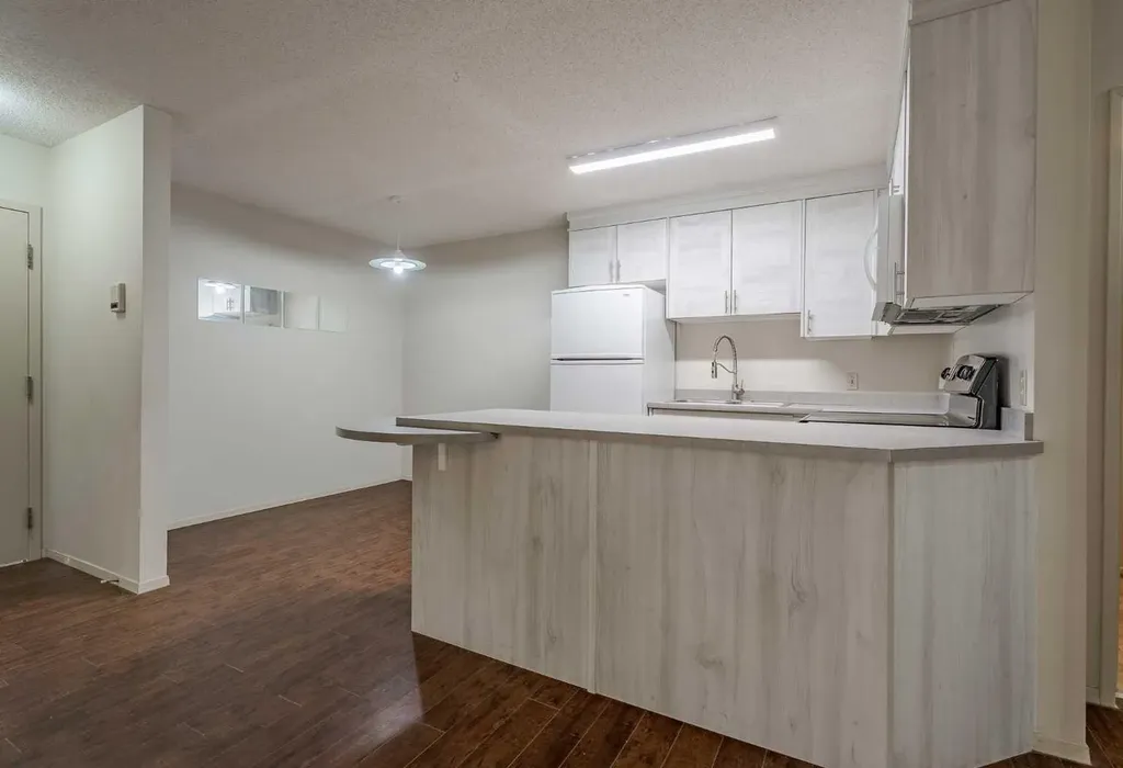 1234 Edenwold Heights NW Calgary AB T3A 3T5