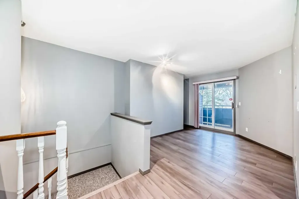 4037 42 Street NW Calgary AB T3A 2M9
