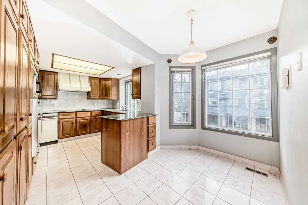 4037 42 Street NW Calgary AB T3A 2M9