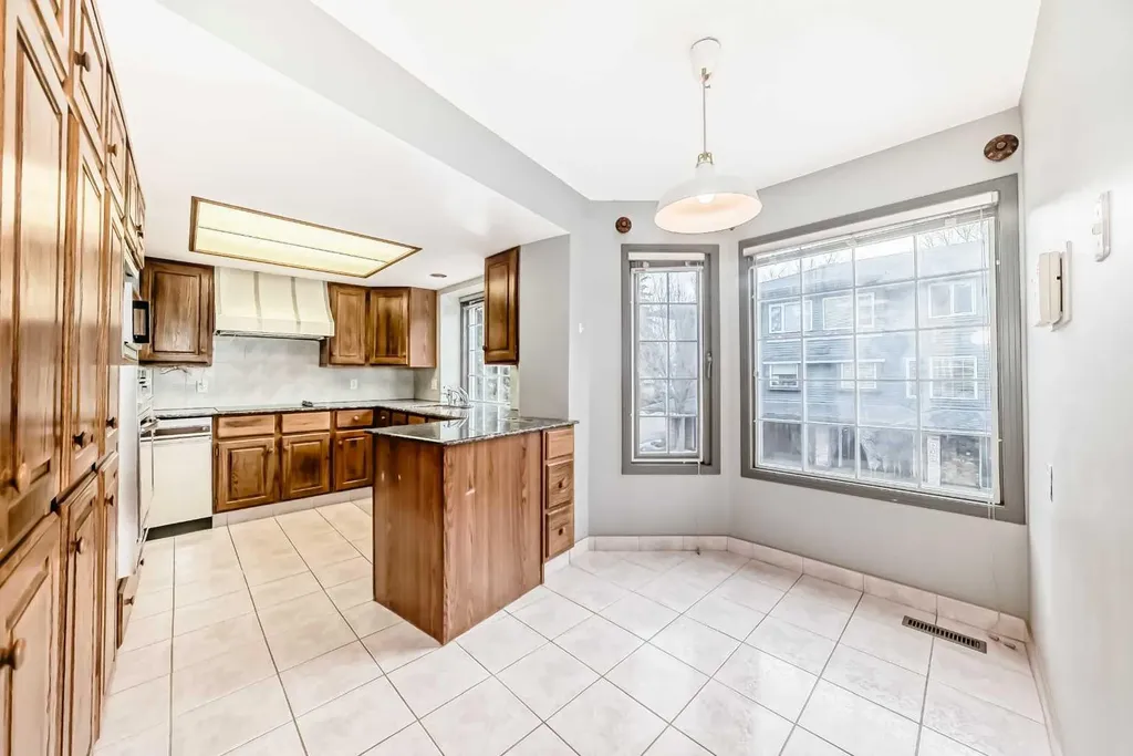 4037 42 Street NW Calgary AB T3A 2M9