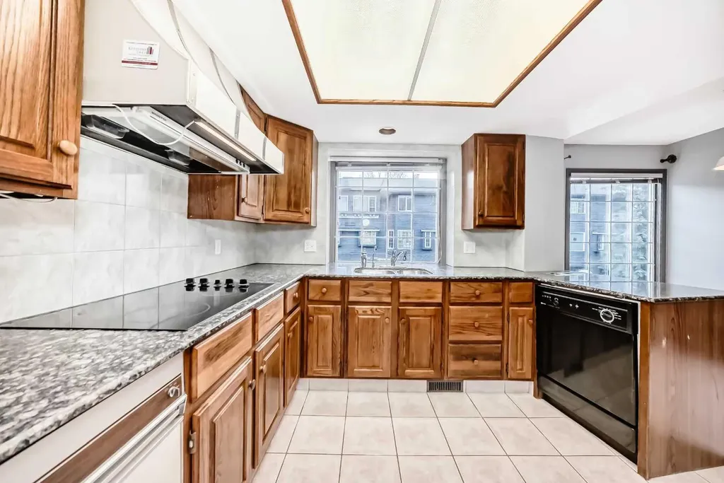 4037 42 Street NW Calgary AB T3A 2M9