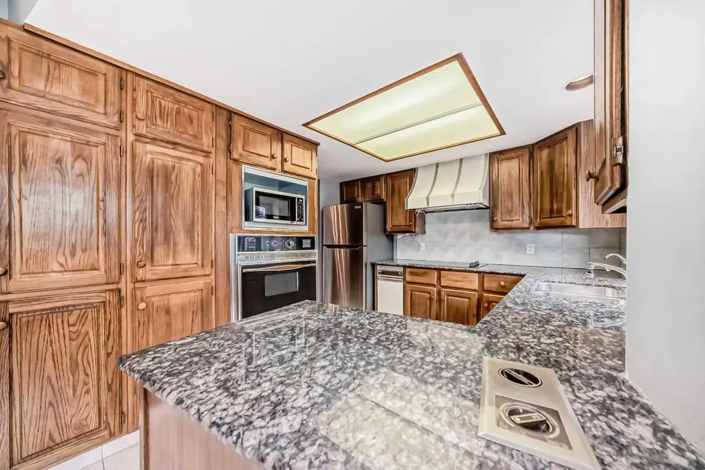 4037 42 Street NW Calgary AB T3A 2M9