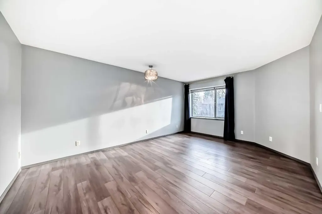 4037 42 Street NW Calgary AB T3A 2M9
