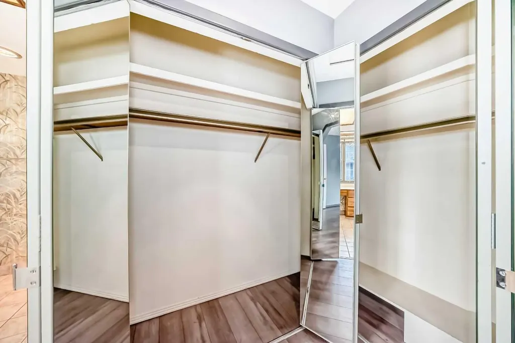 4037 42 Street NW Calgary AB T3A 2M9