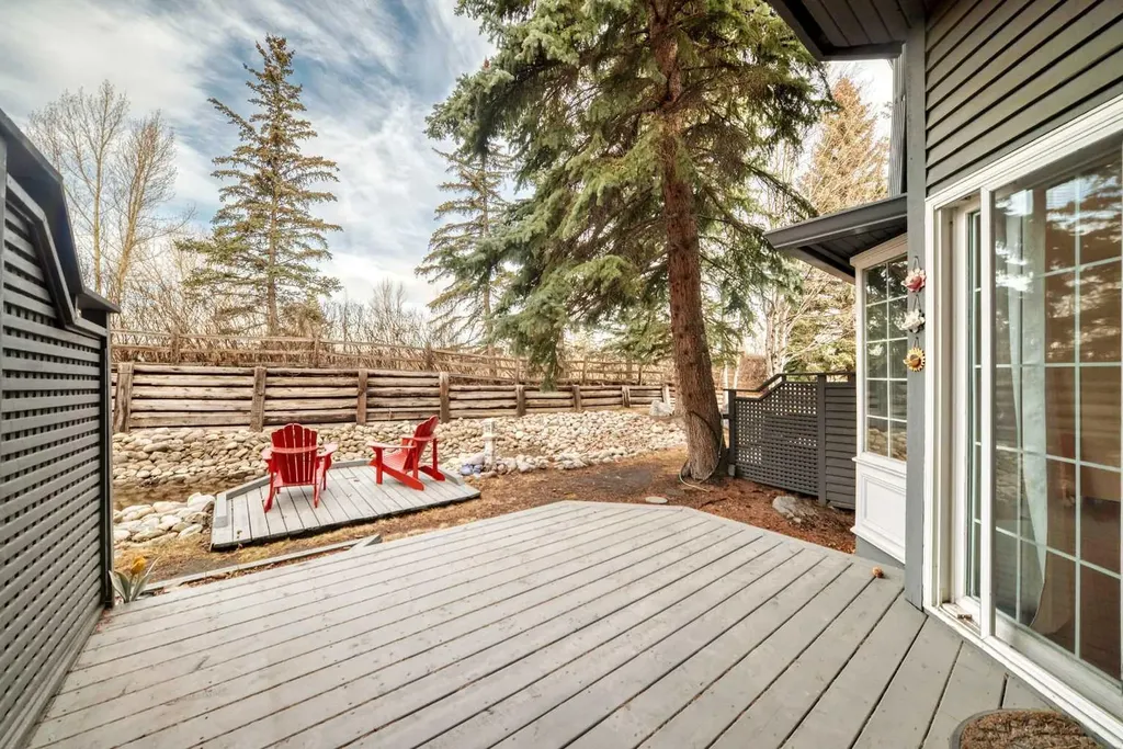 4037 42 Street NW Calgary AB T3A 2M9