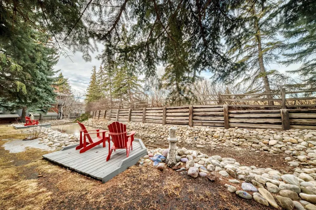 4037 42 Street NW Calgary AB T3A 2M9