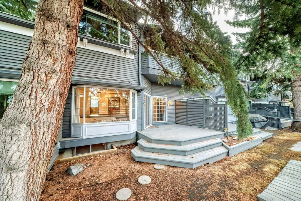 4037 42 Street NW Calgary AB T3A 2M9