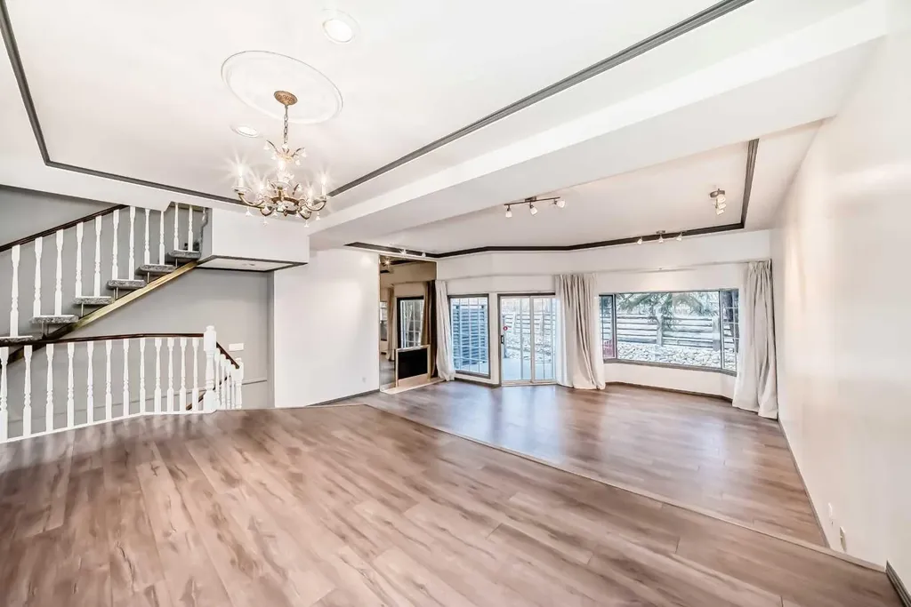 4037 42 Street NW Calgary AB T3A 2M9