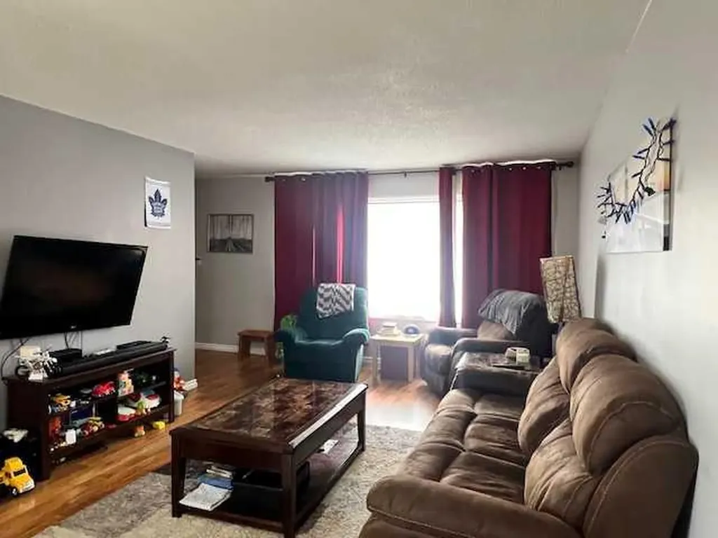 5117 49 Avenue Forestburg AB T0B 1N0