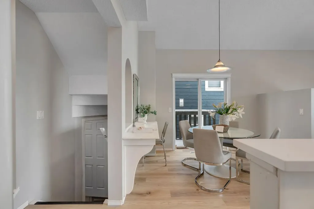 41 Saddlefield Drive NE Calgary AB T3J 4Z9