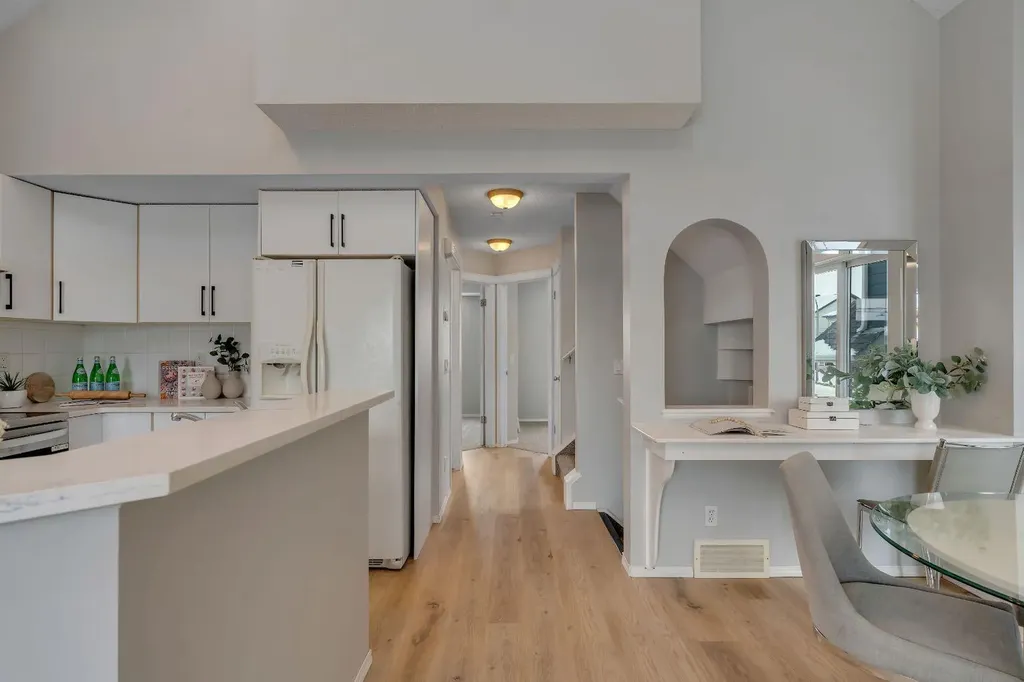 41 Saddlefield Drive NE Calgary AB T3J 4Z9