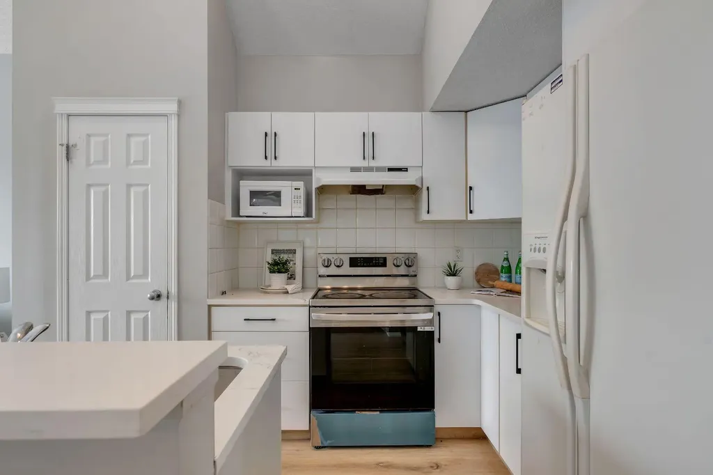 41 Saddlefield Drive NE Calgary AB T3J 4Z9