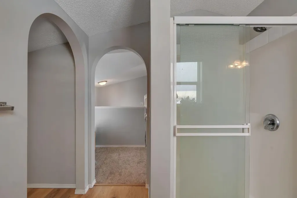 41 Saddlefield Drive NE Calgary AB T3J 4Z9