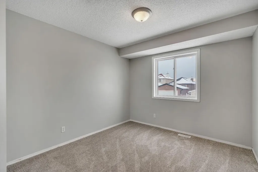 41 Saddlefield Drive NE Calgary AB T3J 4Z9